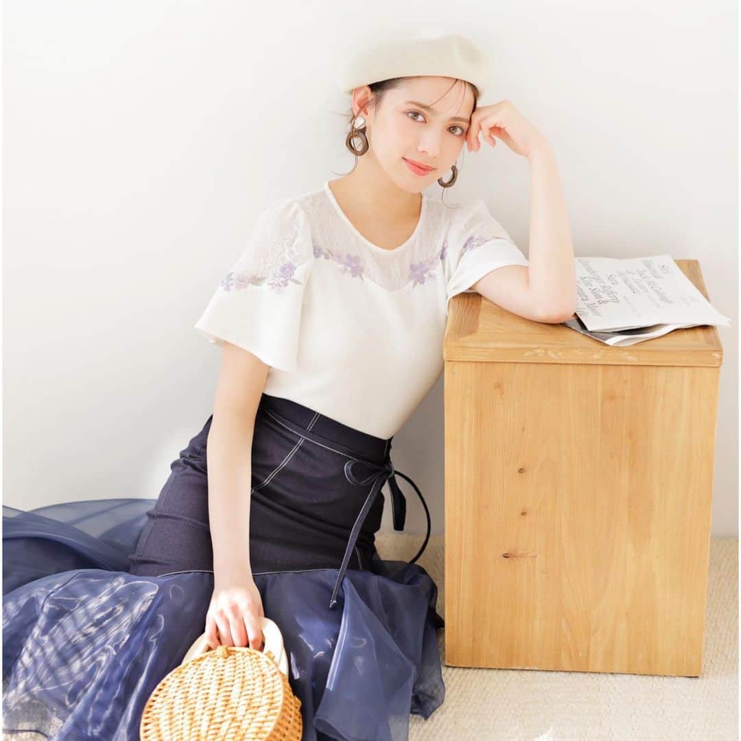 WILLSELECTION OFFICIALさんのインスタグラム写真 - (WILLSELECTION OFFICIALInstagram)「@willselection_official   4/20(Thu) 発売♡ ✔︎ 刺繍レースカットソートップス ¥7,590(tax in)  2〜4枚目画像の《ivory》カラーは WEB &ルミネエスト新宿店限定商品となっております♡ WEBは4/20(Thu) 10:00発売start！！  ※保存しておくとSHOPでのお買い物時に便利です  #WILLSELECTION #ウィルセレクション #flower #刺繍」4月17日 20時43分 - willselection_official