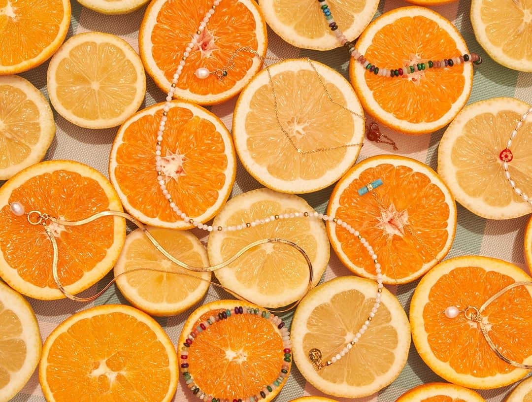 アクセサライズのインスタグラム：「Jewellery, with a hint of zest 🍋」