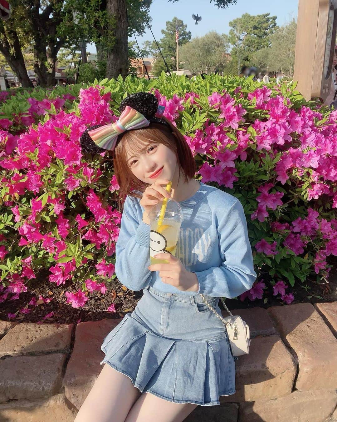 のインスタグラム：「☻☺︎☻☺︎🐭💎 ・ ・ 眩しかった〜〜〜っ🌞笑 ・ ・ ほんとーに食べまくったよ🫶笑 4月休みなかったけど調整してこじ開けた！ ・ ・ ライブで消費するぞ〜 ・ ・ ・ #ディズニー #ディズニーコーデ #舞浜 #千葉 #アイドル #ボブ #フォローミー #disney #fashion #daily #cute #girl #instafollow #ootd #followme #qhoto #japanese #instagood #좋아요그램 #셀카그램 #좋아요반사  #팔로우 #맞팔 #소통 #좋아요 #셀카  #팔로우미#전신 #귀여워」