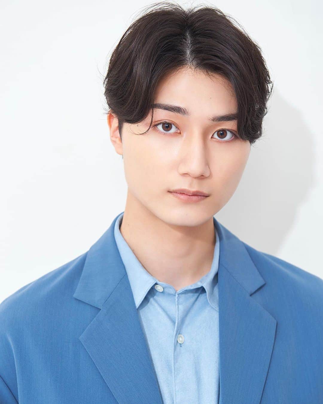釜谷悠平さんのインスタグラム写真 - (釜谷悠平Instagram)「宣材写真が新しくなりました！！！ やったあ！ とても良く撮っていただきありがとうございます✨ ｶﾒﾗﾏﾝ:藤井マルセルさん @maru_1111  ﾍｱﾒｲｸ:石川ユウキさん @ishikawayuki_hairmake  ｽﾀｲﾘｽﾄ:高橋美咲さん @misaki28t」4月17日 20時47分 - yuhei_kamatani