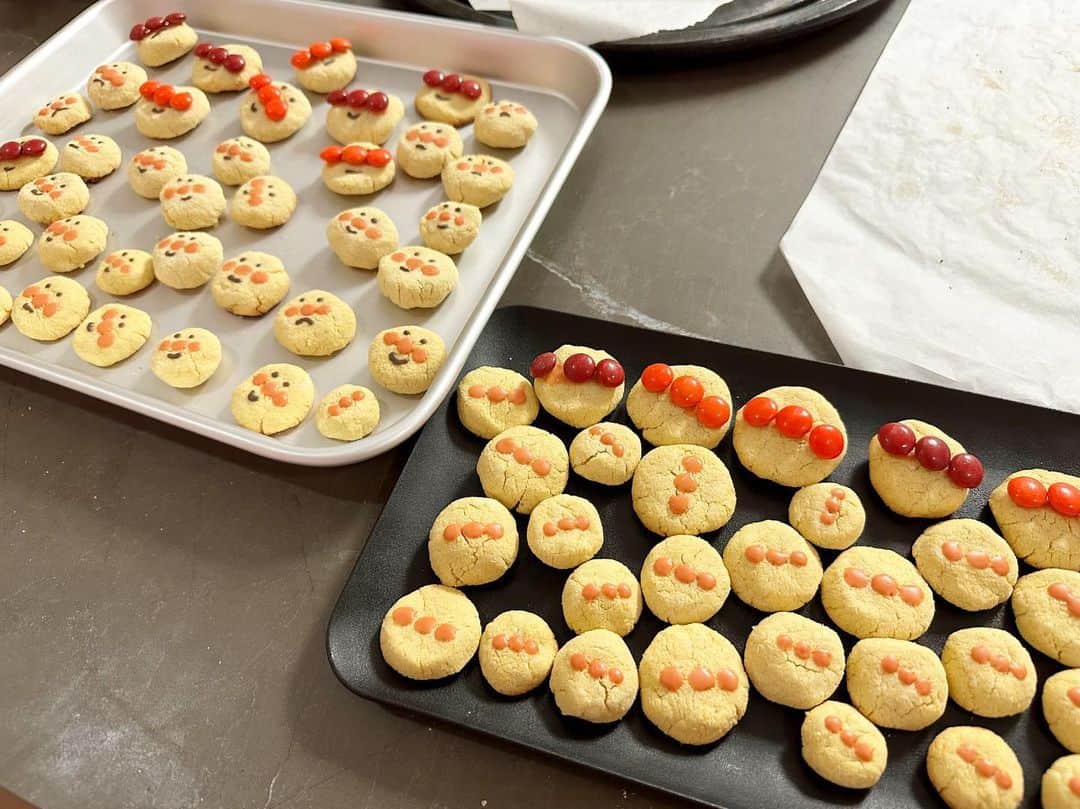 とぎもちさんのインスタグラム写真 - (とぎもちInstagram)「. ちびもちがアンパンマン大好きなので アンパンマンクッキー作りました🍪  おから入り豆乳で作った おからクッキー💕  大量に作り過ぎた😂笑  #アンパンマンクッキー #アンパンマン #クッキー #手作りクッキー #手作りお菓子 #호빵맨쿠키 #호빵맨 #쿠키 #とぎもちアンパンマン #とぎもちアンパンマンクッキー #とぎもちクッキー」4月17日 21時00分 - togistagram