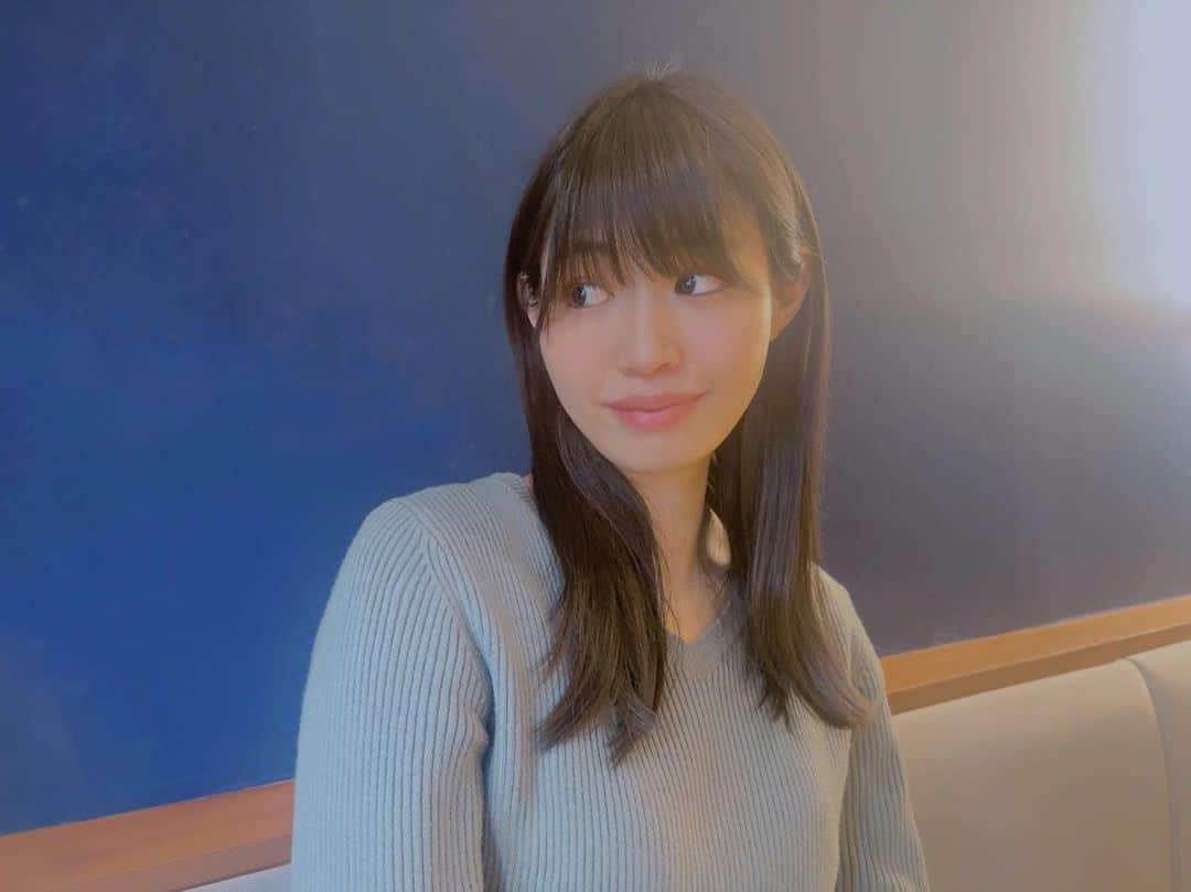 岩間夏美のインスタグラム：「. . 寒くなったり暖かくなったり 春だな〜🌸と思いつつ 落ち着いて欲しいと思っちゃう😂  最近私は 半身浴ブームが来てます🤭 全身浴派だったけど 冷え性の私には半身浴のが いいんだな〜って学んで さっそくお風呂の保温シートを購入✨ お風呂快適空間にすべく 色々模索中🤔 おすすめグッズあれば教えてください♪ . #三寒四温 #春だね  #マイブーム #半身浴  #冷え性改善 #お風呂グッズ  #おすすめ教えてください  #高身長女子 #高身長モデル #快適グッズ #170cm #ショーモデル #撮影モデル  #日本人モデル #モデル撮影 #作品撮りモデル #モデル募集 #モデル募集中 #お仕事依頼受付中 #撮影依頼受付中 #撮影依頼はdmで #モデルの撮休 #model #code #ootdfashion #japanmodel #showmodel #ootd #thankyou」