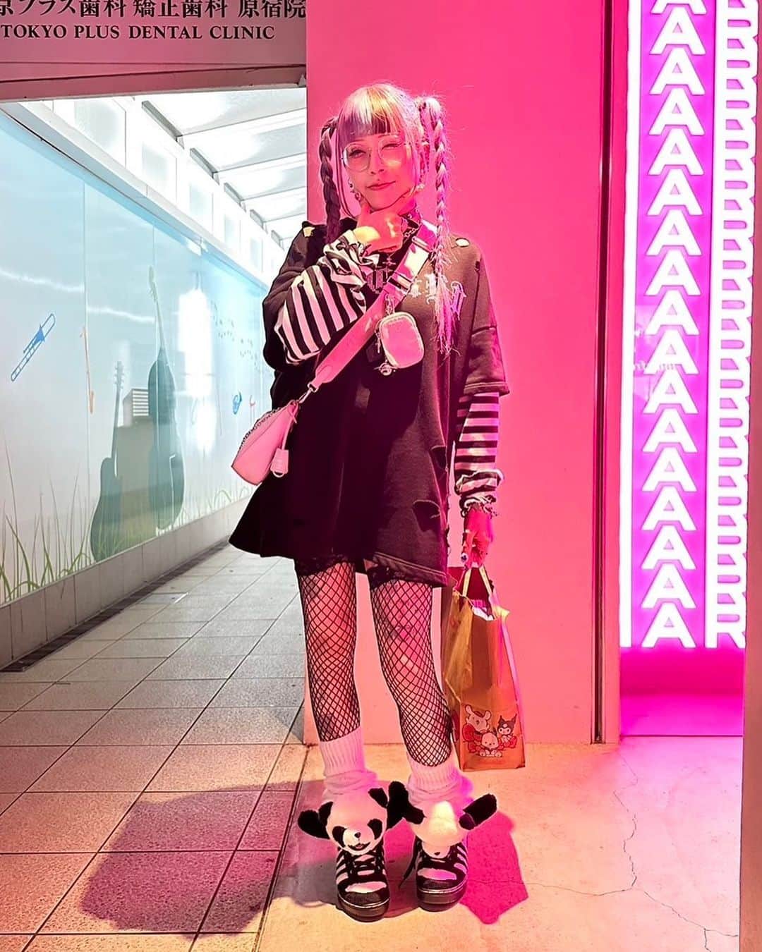 のインスタグラム：「04/2023 @lauraanunnaki  in Harajuku  Hunter: @yoshioka_nancy_tokyo」