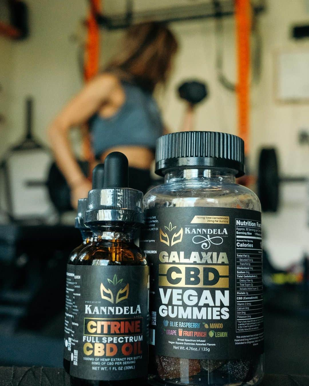 サシャ・バンクスさんのインスタグラム写真 - (サシャ・バンクスInstagram)「What you stay focused on will grow. So Focus on your goals, not your fear.  Stay focus with @kanndelabs   Try our best-selling gummies now 50% off until 4/20/23! * Grab them before they sell out 💪🏾 No Coupon Necessary WWW.KANNDELA.COM #KanndelaAnniversary #kanndela #kanndelabs #moneymindset #trainhard #focus #balance #happylife」4月17日 21時09分 - themercedesvarnado