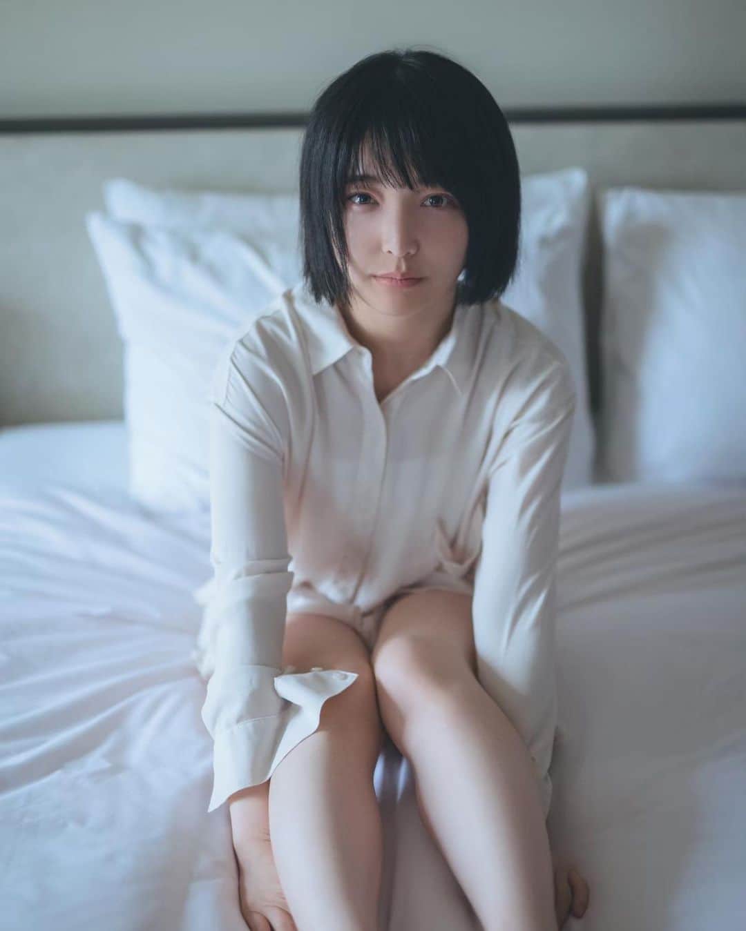 のインスタグラム：「moment  #japanesegirl #japan_portrait #tokyocameraclub #東京カメラ部 #人像攝影 #人像 #人像摄影 #彼女感 #黒髪ボブ #黒髪女子 #ショートヘア女子 #ボブ #サロモ #あの日の心を映して #mv #役者 #ファインダー越しの私の世界 #japanesemodel #彼女感 #あざとい系女子 #good_portraits_world #映像クリエイター #映像クリエイターと繋がりたい #as_archive #world_photography_page #ポトレの世界 #ポトレ女子 #kawaii #kawaiigirl #透明感女子」