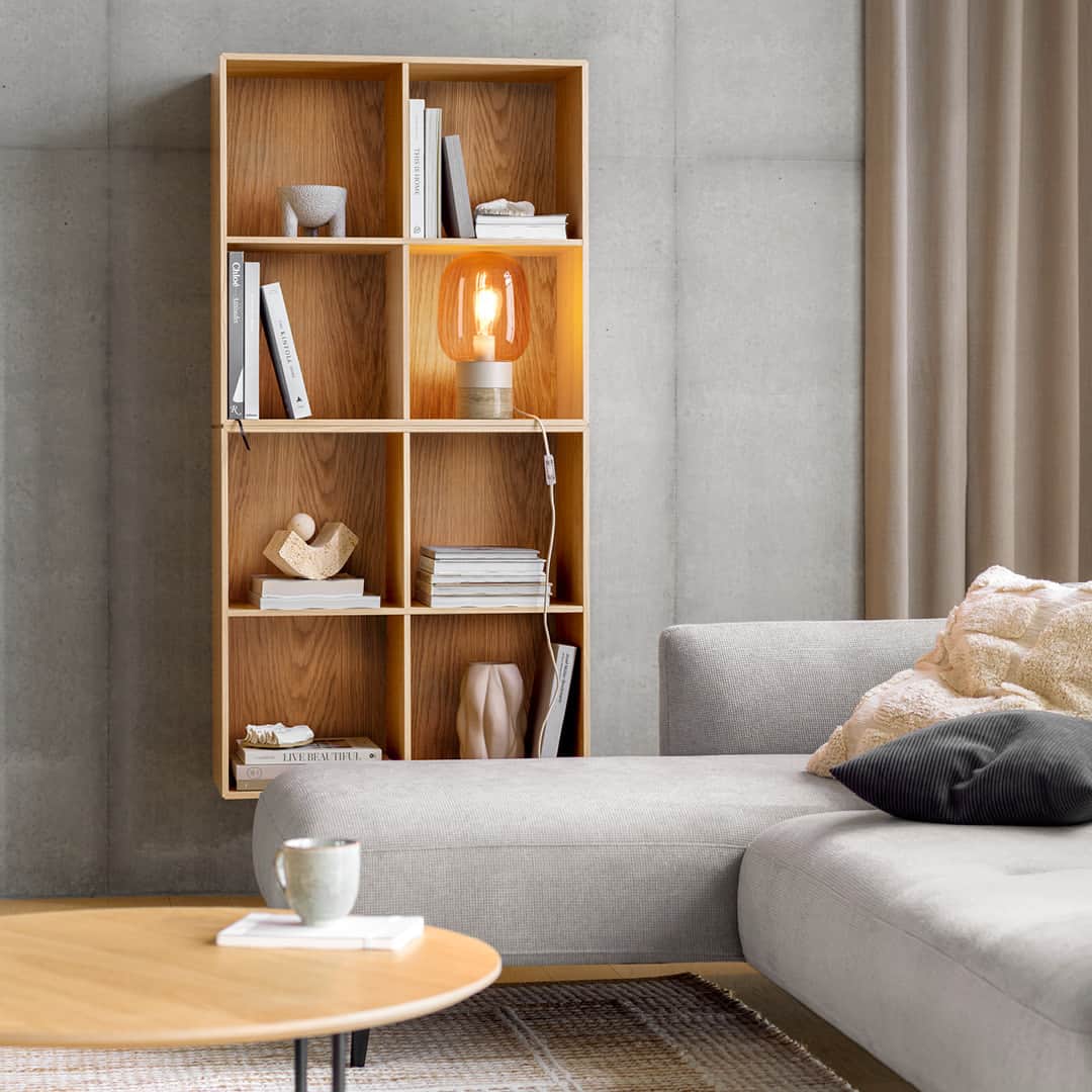 BoConceptのインスタグラム：「Get smart with your storage and turn your book collection into your very own library with a BoConcept bookshelf. From Como to Copenhagen and Bordeaux, discover our bookshelf range to find the perfect piece for your space.  #boconcept #liveekstraordinaer #ekstraordinærsince1952 #anystyleaslongasitsyours #diningroom #organiseyourhome #interiortips #bookshelf #homestyling #danishdesign #organisebooks」