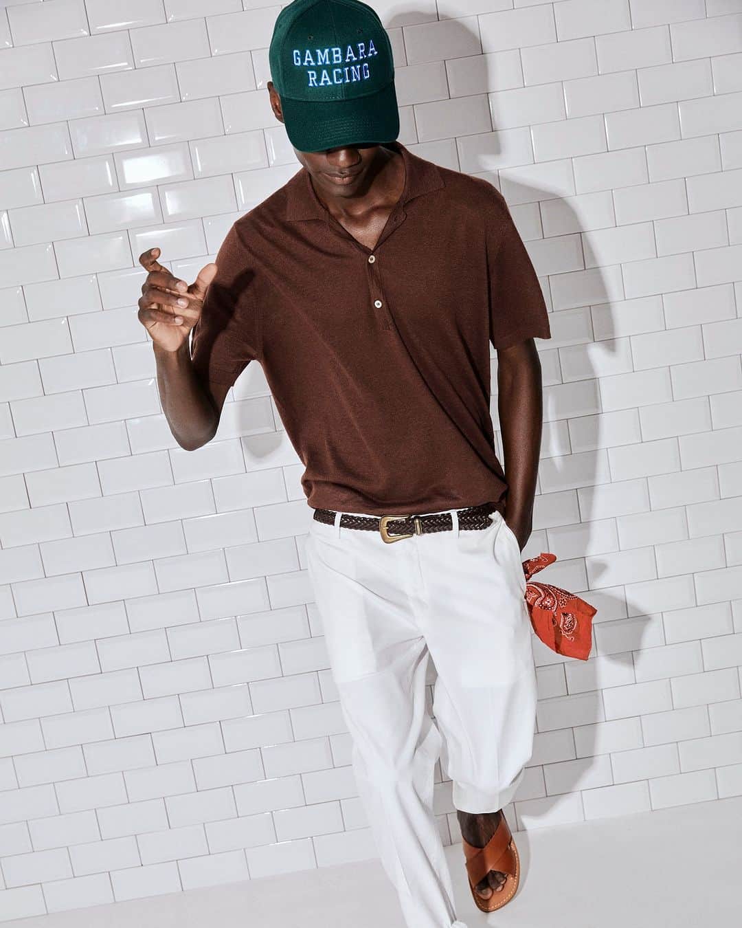 ボリオリのインスタグラム：「Relaxed informality. Take a closer look at our supremely light linen, cashmere and silk short sleeve polo, a must have for your spring wardrobe.  Find the selection with the most iconic garments on www.bogliolimilano.com  - #silk #linen #cashmere #polo」