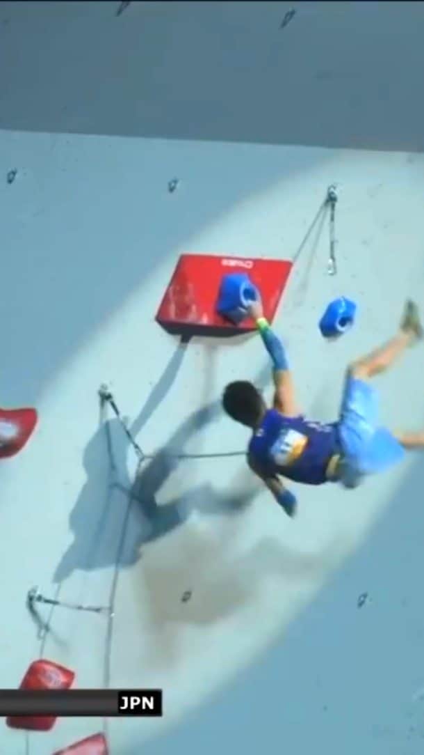 是永敬一郎のインスタグラム：「@keiichirokorenaga flying style 😎💥💪  🎥: @ifsclimbing  #climbing #indoorclimbing #bouldering #instagram #of #climbinggym #climbinglife #rockclimbing #climb #is #my #boulder #passion #pictures #climbingtraining #klettern #climber #climbingholds #sportclimbing #bouldergym #boulderinglife #routesetting #climbingwall #videos #boulderinggym #iloveclimbing #lovers #indoorbouldering #escalada #bouldern」