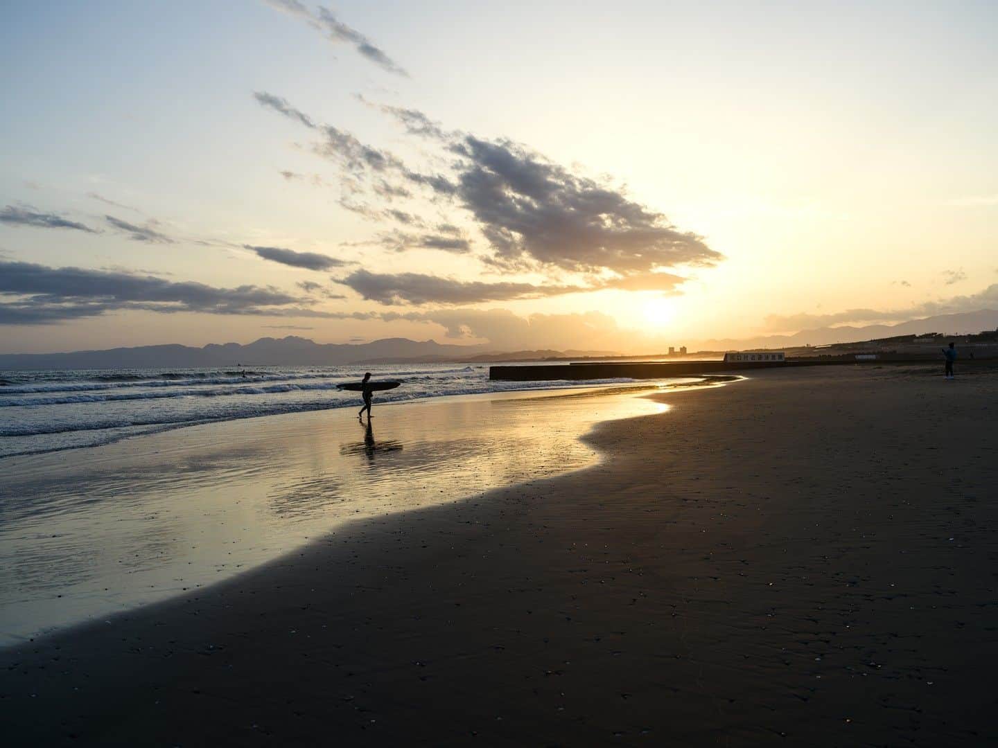 稲垣雅彦のインスタグラム：「今日の湘南　#surf #beach #hasselblad #hasselbladx2d #xcd38v #湘南」