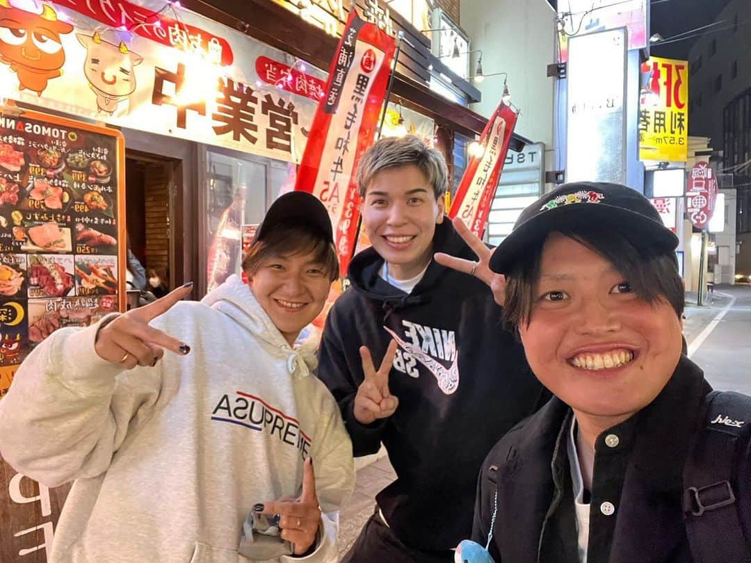 菅澤優衣香のインスタグラム：「Wリーグ優勝おめでとう🥳  ラムちんおめでとう🥳🥳🥳 今シーズンの試合は1試合しか行けなかったけど来シーズンはもっと観にいきたい🥹  昔からバスケ🏀は観たりプレーするのが好きだったけど、生でプロの選手の試合は格別だった🏀 そしてシンプルに渡嘉敷来夢のファンになった😍🫰🏻 し、仲良くなれてとても光栄🤩 これからも、応援し続ける✊🏻 また遊び行こねー✌🏻❤️‍🔥 @tokashiki_10   #Wリーグ優勝 #バスケット選手 #女子バスケ  #渡嘉敷来夢」