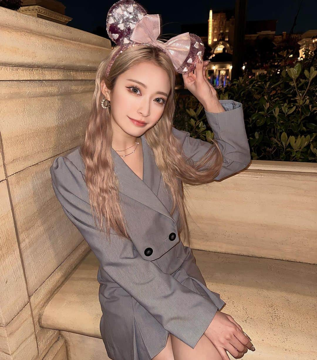 石川千裕（ちぴたん）のインスタグラム：「🏰👸🏼♥️ いついってもしあわせな国だあ。 だいすき。 めちゃくちゃ空いててちょうのれた。 ・ お洋服タグつけたっっ  #셀카 #셀스타그램 #팔로우 #얼스타그램 #nuts #gal #makeup #nails  #ootd #likeit #liketime #model #shooting  #selca #selflove #selfie #fashion」