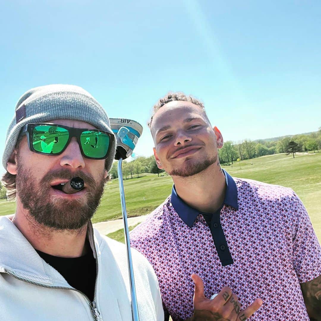 チェイス・ライスのインスタグラム：「Birdie, birdie, birdie, eagle, birdie, eagle, condor, quadruple bogey, albatross, pelican.」