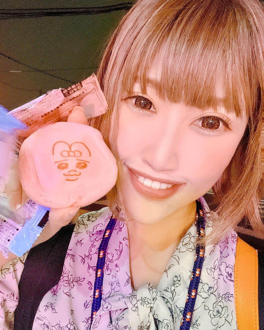 DJ YURINAさんのインスタグラム写真 - (DJ YURINAInstagram)「なかなか揃わない😭 @opanchu.usagi   #おぱんちゅうさぎ #opanchuusagi #selfie #顔真似 #dj #djyurina #usagi #rabbit #うさぎ #寂しいと死ぬらしい」4月18日 8時22分 - dj_yurina_tokyo