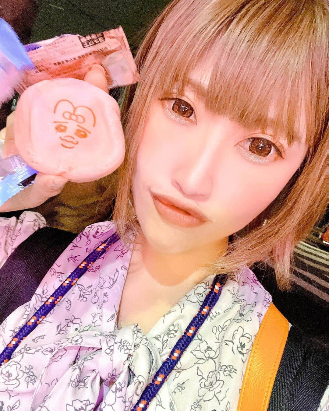 DJ YURINAさんのインスタグラム写真 - (DJ YURINAInstagram)「なかなか揃わない😭 @opanchu.usagi   #おぱんちゅうさぎ #opanchuusagi #selfie #顔真似 #dj #djyurina #usagi #rabbit #うさぎ #寂しいと死ぬらしい」4月18日 8時22分 - dj_yurina_tokyo