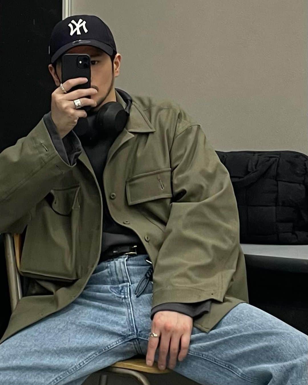 のインスタグラム：「今週来週はハードウィークだ😉 ⁡ スケジュールが綺麗に埋まると 気持ちいいねぇ😉 ⁡ 今日は横浜で撮影からの新潟へ 折角だから新潟の美味しいご飯食べたいな🍚 ⁡ ⁡ ⁡ どこかおすすめあったら教えてちょ ⁡ ⁡ ⁡ ⁡ ⁡ #モデル#フリーモデル#ハーフモデル#フリーランス　　#私服  #メンズファッション#カジュアルファッション#メンズモデル#コーデ#コーディネート #撮影#newera#キャップコーデ#春コーデ#カジュアル ⁡」