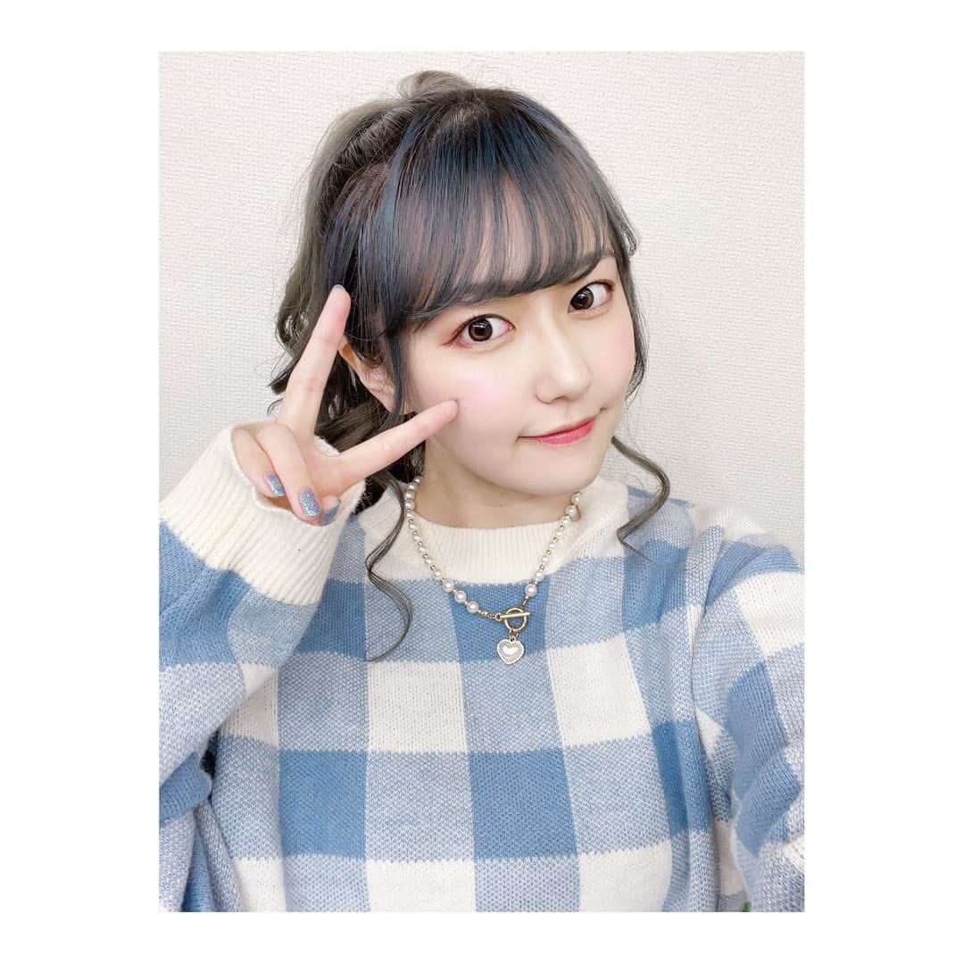 三澤紗千香のインスタグラム：「. Today's hairstyle was a ponytail. ⁡ I am fighting daily against my Inferiority complex. I guess my life is a constant battle against despair and hope.」