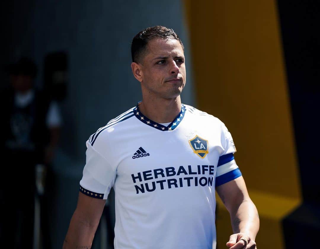 ハビエル・エルナンデス・バルカサールのインスタグラム：「Tough loss but I’m very proud of this family @lagalaxy 💚 Things will get better! 🙌🏽」