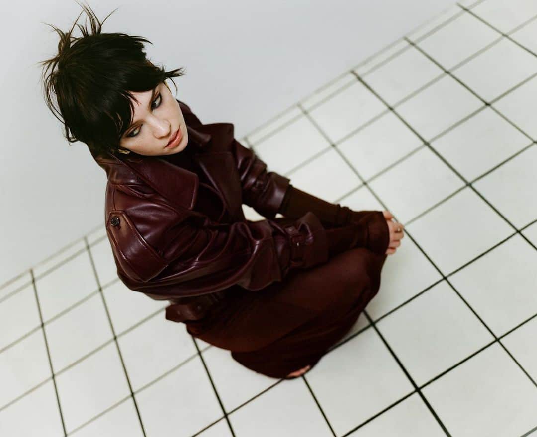 Olivia Maloneのインスタグラム：「the coolest @soapy.t in @ysl for @documentjournal 🖤」