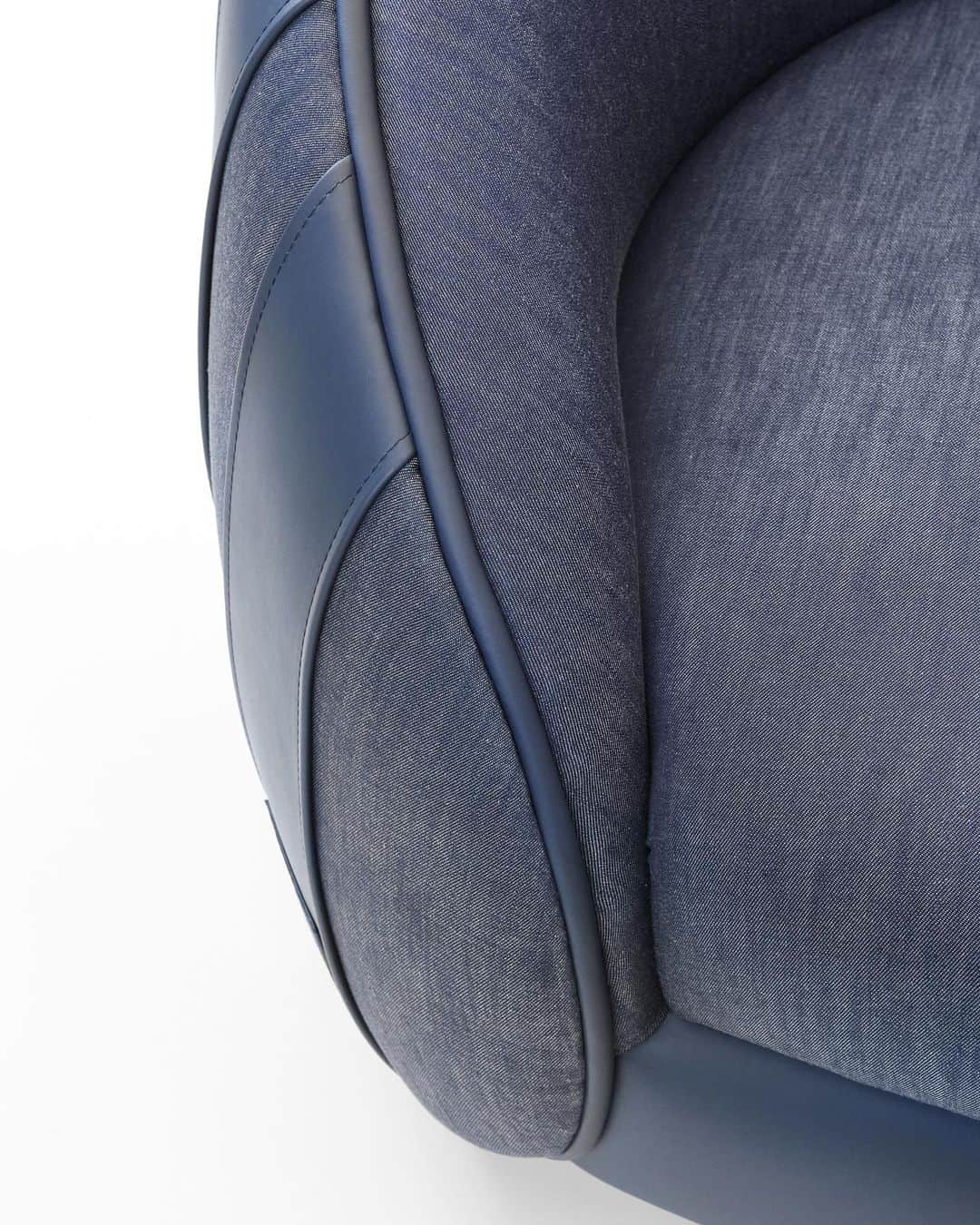 のインスタグラム：「It all started with the iconic protagonist of a true uncompromising lifestyle. Thanks to the collaboration with Jacob Cohën, Inedito/Asnaghi used denim to create a furniture collection under the sign of quality, attention to details, luxury and Made in Italy. The Secret Shapes Collection by Inedito/Asnaghi for Jacob Cohën will be on show during the Milan Design Week - 17/26th April 2023 at the Jacob Cohën store in Via della Spiga, 29.  #IneditoAsnaghiforJacobCohën  #SecretShapes  #JacobCohën」