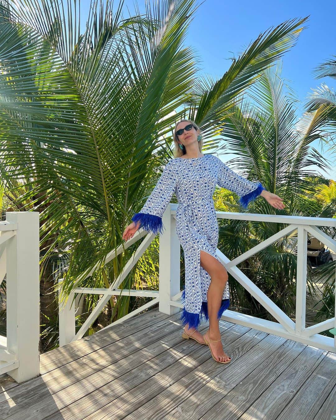 のインスタグラム：「Better in the Bahamas!!!」