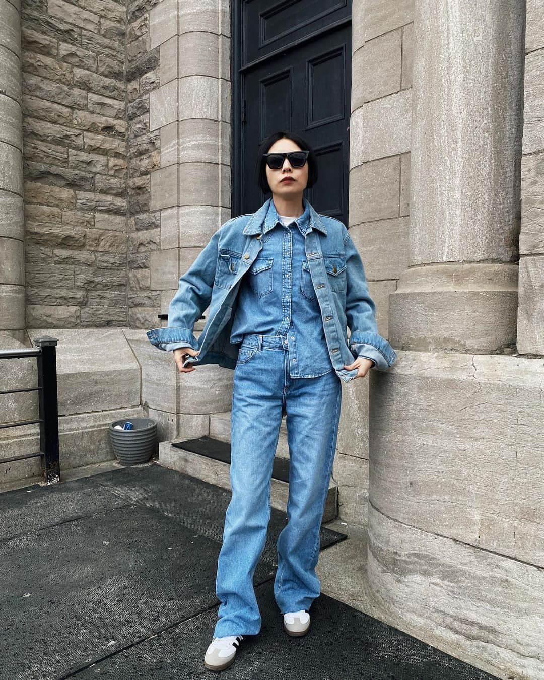 mixmatchisthekeyのインスタグラム：「denim on denim looks」