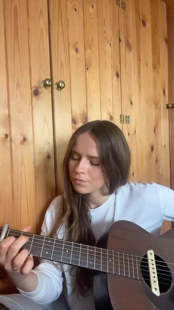 のインスタグラム：「It’s me HI 🌞」