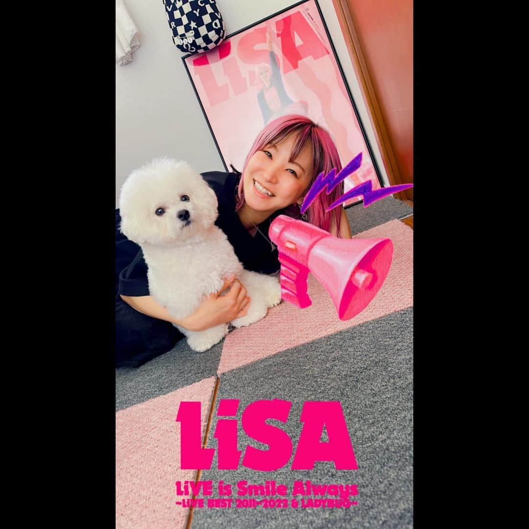 LiSAさんのインスタグラム写真 - (LiSAInstagram)「InstagramでLiSAのオリジナルフィルターが新登場しました🎉めちゃかわいーーーー！！ 一人でも🤳友達とでも👫恋人とでも👩‍❤️‍👩家族とでも👩‍👩‍👦‍👦ペットとでも🐶🐈‍⬛🦜🙊🐬なんだって#LiSAライブベスト　仕様になれます📸 私のページのキラキラアイコンから是非使ってみてね〜♡📸📣 #LiSAライブベスト　発売まで後二日だぁぁーーー！✌︎✌︎  あれ？私髪ピンクに戻ってるな🙂めんどくさくなって全頭ピンクシャンプーしたな😎←  #おかえりピンク #ピンクの私に見慣れなさすぎて会う人に誰も金髪からピンクにしたことを気がついてくれない  【おしらせ】#LiSAライブベスト InstagramでLiSAのオリジナルフィルターが新登場☆ お好きな写真・動画を撮影して、Instagramストーリーズでご投稿ください。　 【HP】http://www.lxixsxa.com/sp/」4月18日 0時30分 - xlisa_olivex