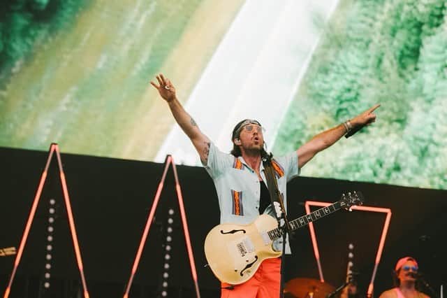 のインスタグラム：「Just a lil 10 piece Monday Slidey to show ya how awesome @tortugamusicfestival was this year. Proud to have been a part of it, and appreciate everyone for having me and welcoming me back home. 🌴 ☀️ 🏖️   📸: @anna__schaeffer」