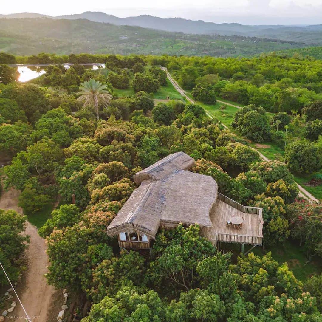 Airbnbのインスタグラム：「Stay on a fruit farm 65km outside Nairobi.」