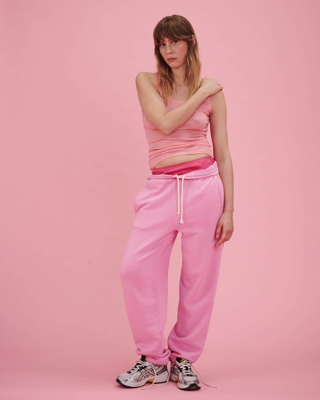 アメリカンビンテージのインスタグラム：「This spring-summer we're all about pink: it creates experiences and awakens our senses. Pink is a living colour that pulsates, sparkles, softens and comforts. Pink is forever, and we’ll love it till the end of time! 💘  #americanvintage #colors #pinkseason」