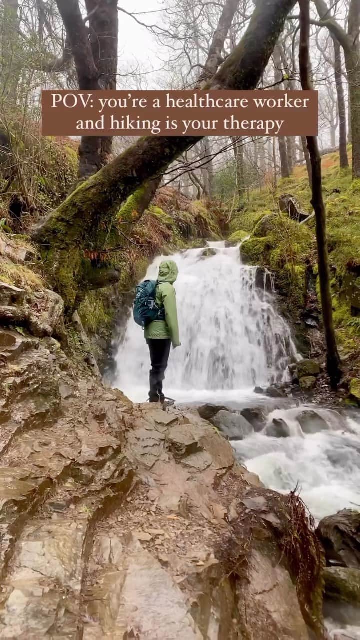 オスプレーのインスタグラム：「Give a little love to the healthcare workers who are doing their best to look out for themselves while looking out for us all! | | 🎥 @troughtandabout | #OspreyPacks」