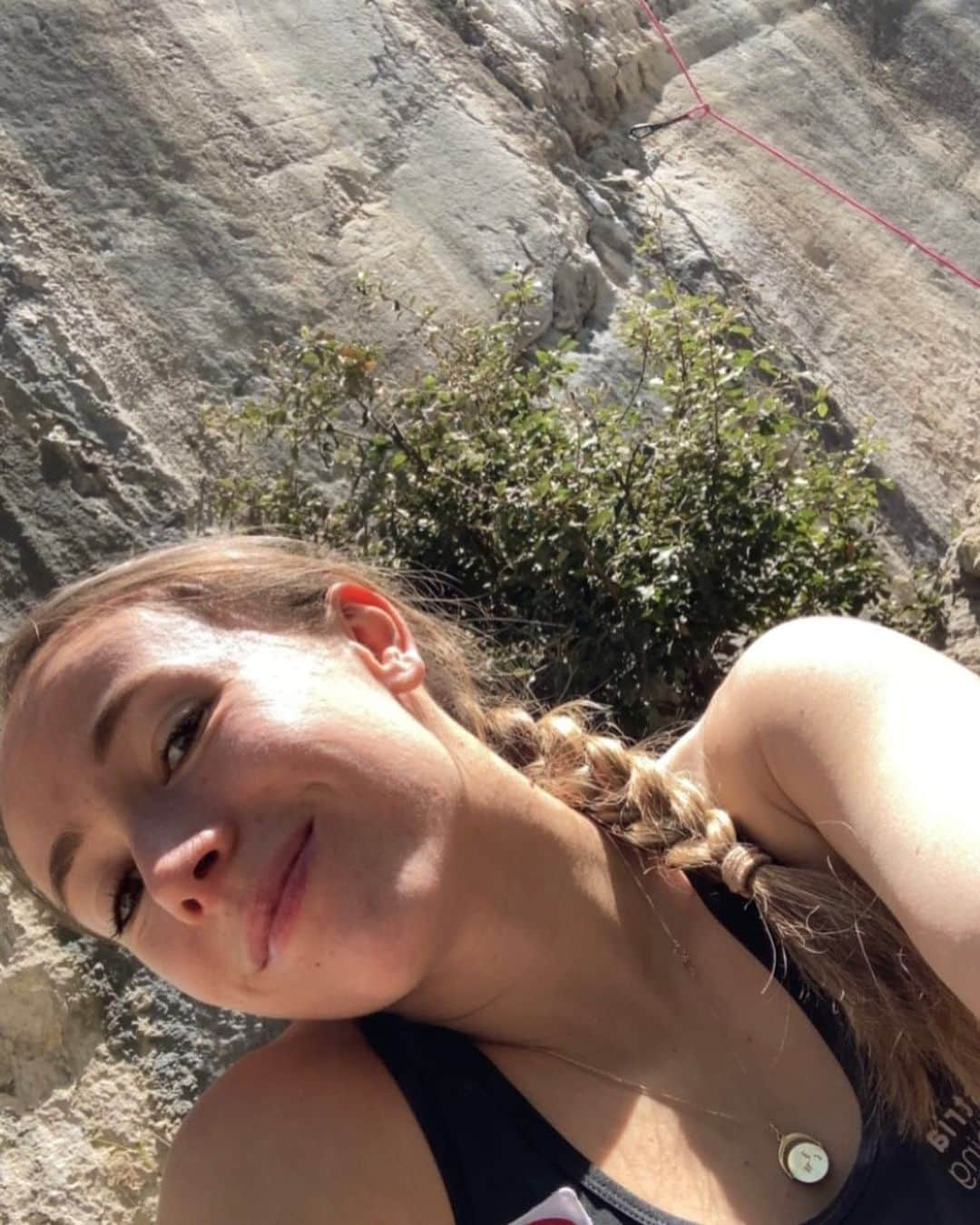 ユリア・フィシェルさんのインスタグラム写真 - (ユリア・フィシェルInstagram)「Lead preparations have already started, but not without some days on rock 🤩 Had a pretty good climbing week sending 'Dopamin' 8b 3rd go at home on Monday, and on the weekend finished some old projects in Arco pretty quickly this time: 'I riflessi del rosso' 8b+ and 'Super Maratona' 8b/+ ✅ Happy to see some progress and to have escaped the bad weather for a few days ☀️😎 now back to work 👊 . . @scarpa_at @rewhiteclimbing @austriaclimbing @olympiazentrumtirol #climbing #training #fitness #climb #klettern #rockclimbing #Zillertal #Arco」4月18日 1時57分 - julia_fiser