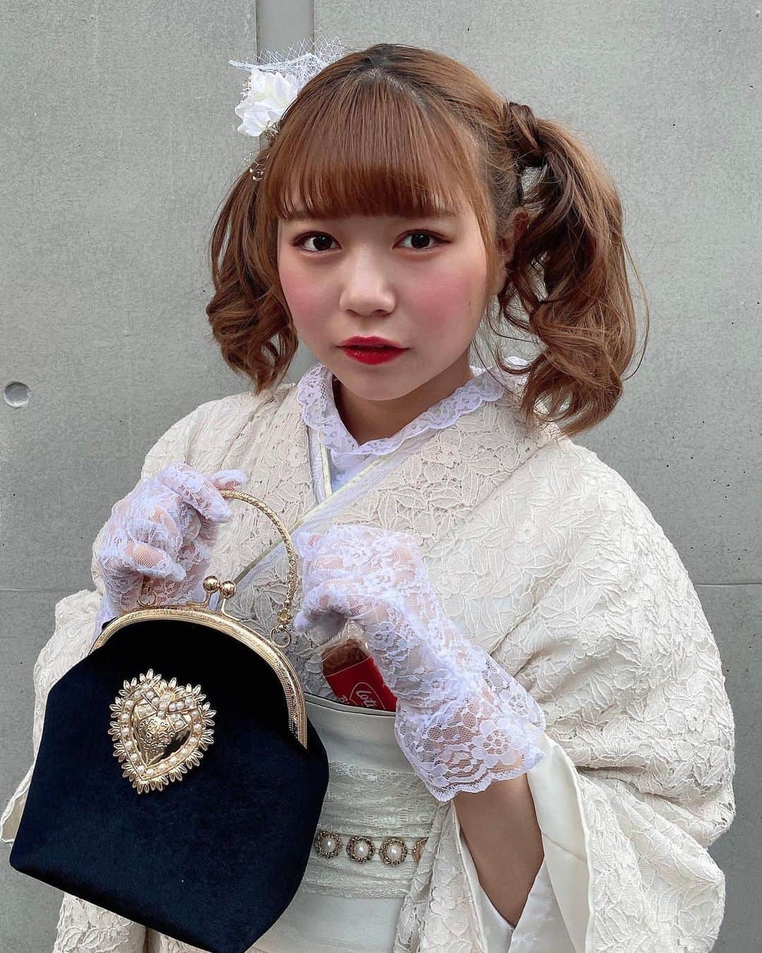 桜田アンナのインスタグラム：「大好きですか？ 　  #着物　#レトロ着物  #レトロ着物コーデ #レトロ着物レンタル #あんなかわいい　#巻きツインテール　#巻きツイン」