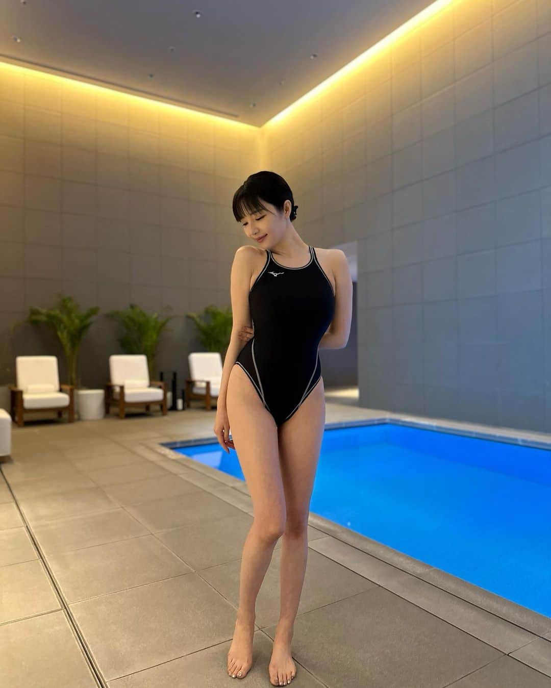 森下悠里さんのインスタグラム写真 - (森下悠里Instagram)「何枚目が好き？  競泳水着って面積多いのに なんだか恥ずかしい🥺」4月18日 2時26分 - yuurimorishita