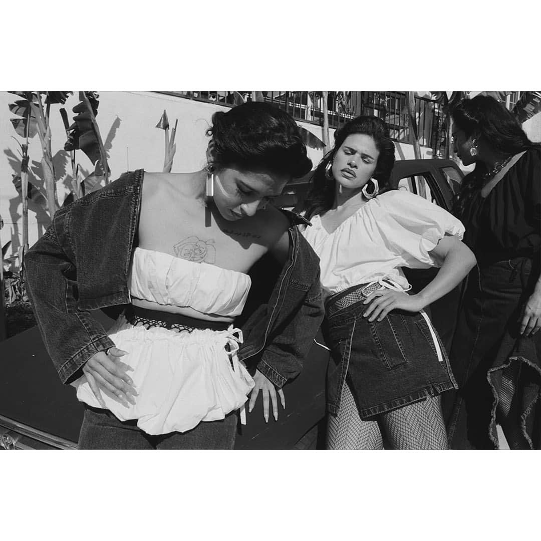 レイチェルコーミーのインスタグラム：「Snapshots of an Enduring Friendship  Photography by @yemchuk / Link in bio to the RC Journal   @amez_pro @groovy.morning @meganrenee_w」