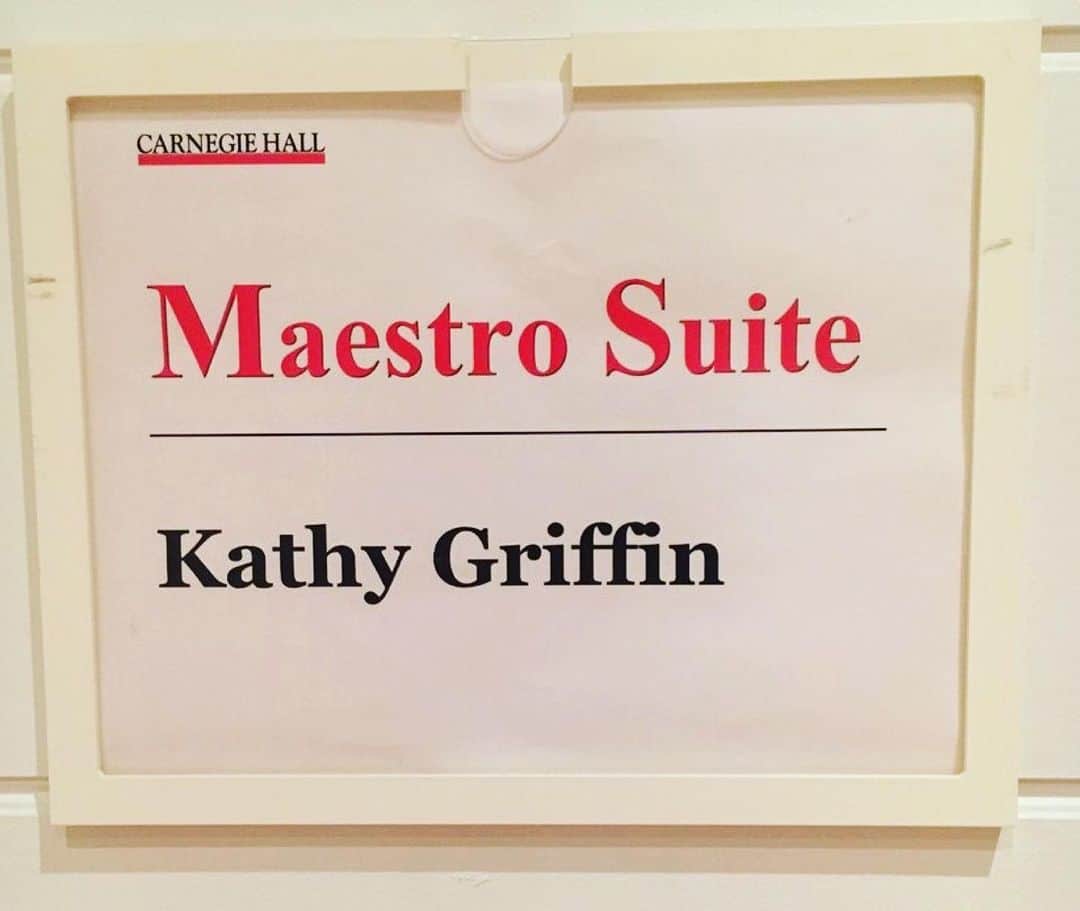 キャシー・グリフィンのインスタグラム：「Working on material, so I can play here again someday. I know I shouldn’t have a favorite venue, but I mean, come on…it’s @carnegiehall!!! 🎤🎭」