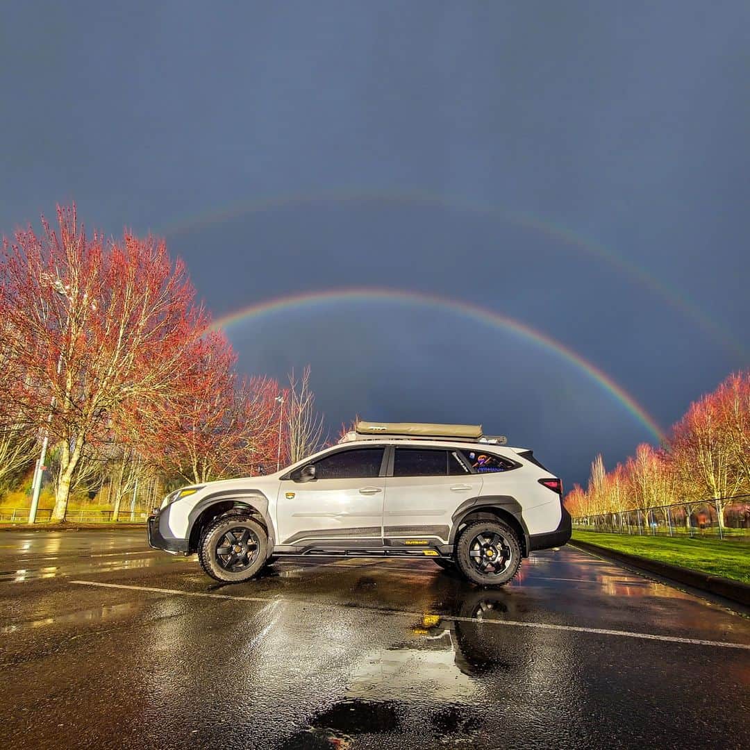Subaru of Americaさんのインスタグラム写真 - (Subaru of AmericaInstagram)「Double the rainbow. Double the adventure. Have you seen a rainbow during a #SubieAdventure? Let us know where in the comments!  (📸: @timelrd.obw)」4月18日 3時06分 - subaru_usa