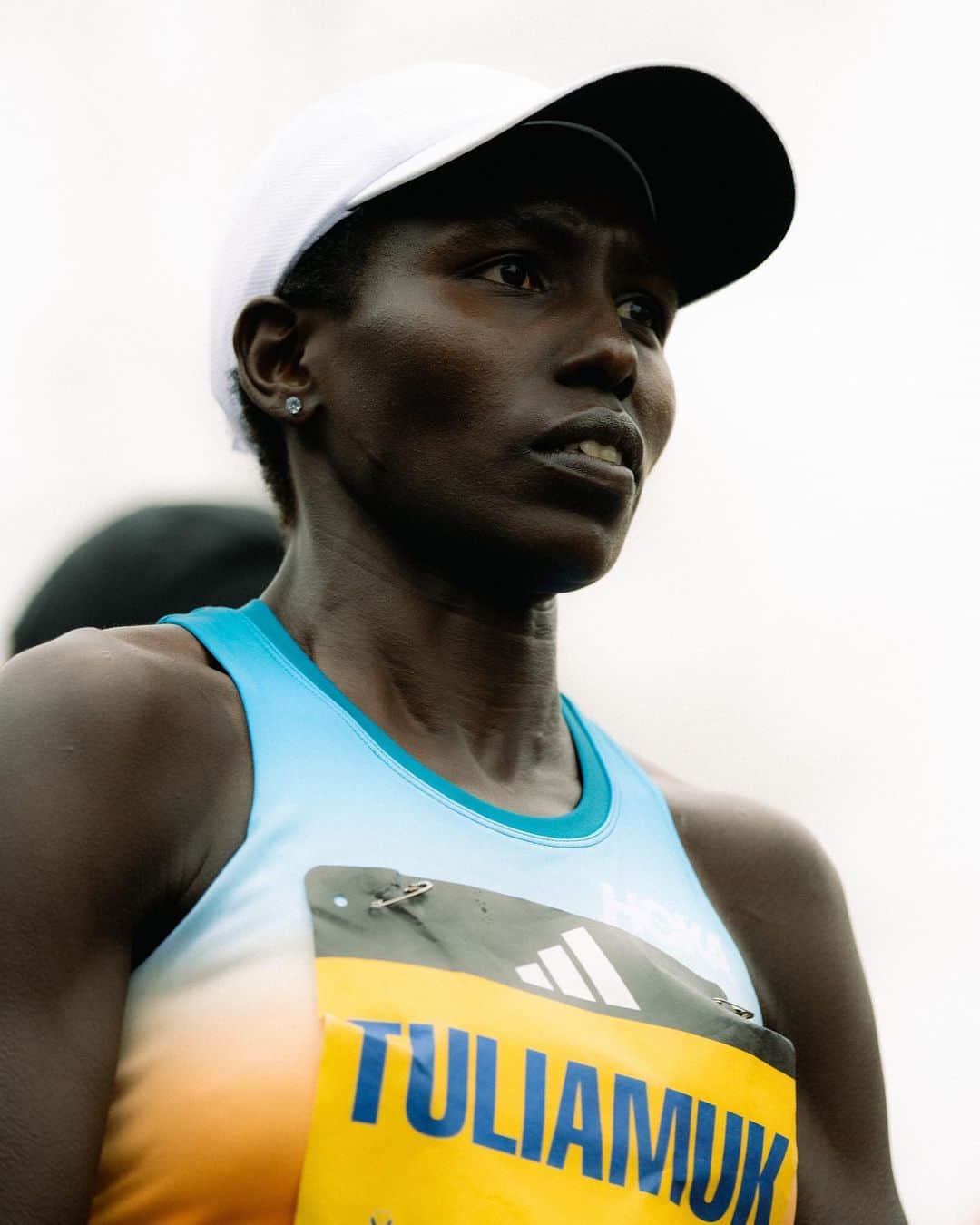 ホカオネオネのインスタグラム：「A celebration of flight 💙 Congratulations to all who raced in Boston, especially our #HOKATeam representing on the roads.   #FlyHumanFly #BostonMarathon #RocketX2 #HOKA」