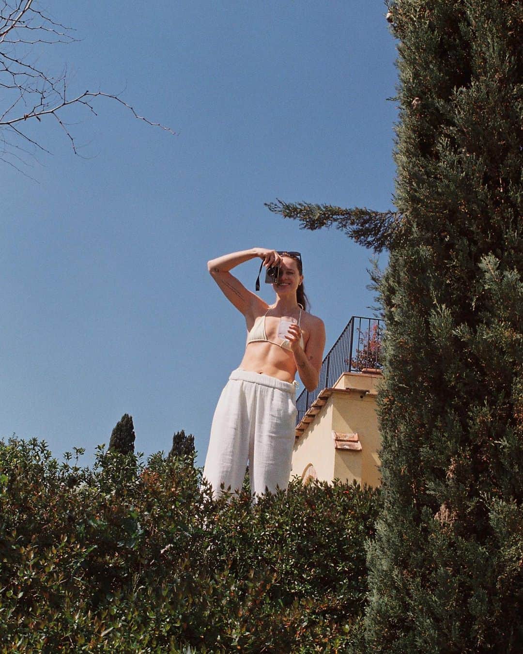 ケルシー・ロビンソンさんのインスタグラム写真 - (ケルシー・ロビンソンInstagram)「Tuscany 🌞🦋🌸🤍✨」4月18日 3時20分 - krobin32