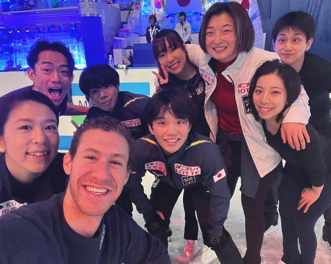 ジェイソン・ブラウンのインスタグラム：「WTT2023 📸🎌 #wttfigure #photodump #bts #japan #tokyo #worldteamtrophy #figureskating」