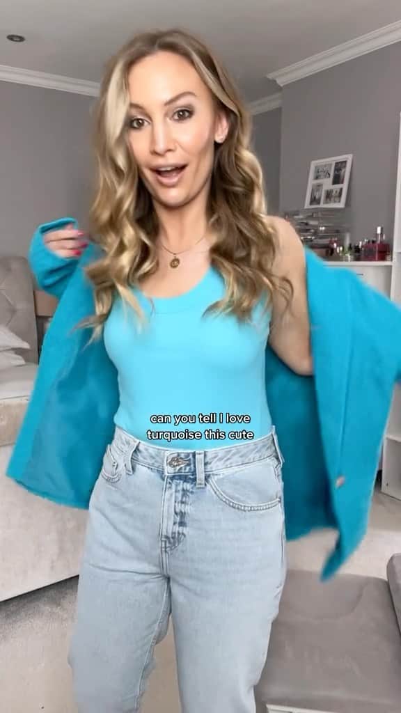 Anna Sacconeのインスタグラム：「Try on @riverisland clothes with me! 🛍️🤩 #gifted #tryonhaul #annasaccone #sacconejolys #riverisland #momlife #momof4 #4kidsmama #mumof4 #milennialmom #30somethingstyle #springfashion」