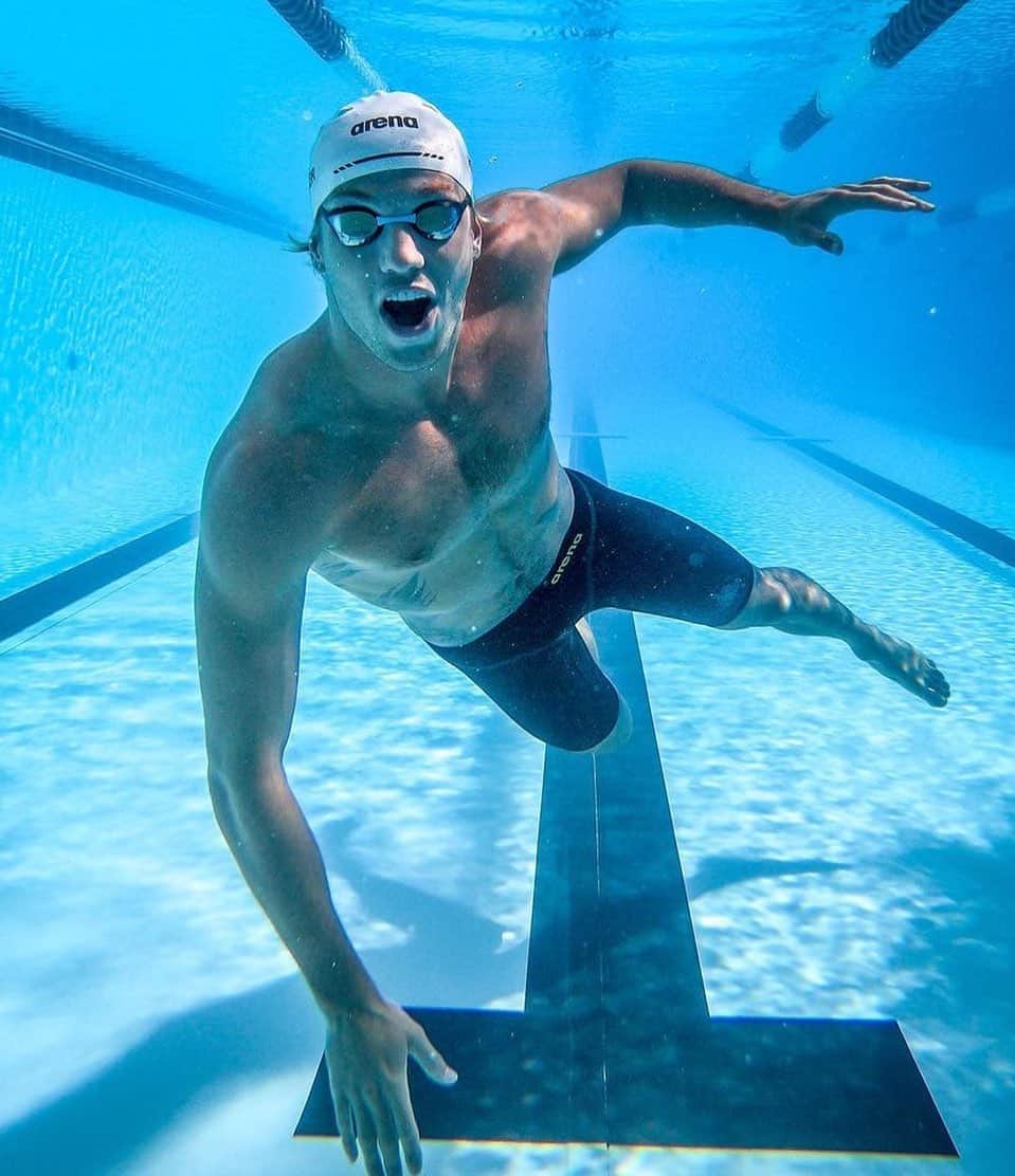 のインスタグラム：「What it looks like to play Sharks & Minnows with @drew_kibler 👀😧🦈  #PlanetWater #ArenaWaterInstinct #arena #arenausa」
