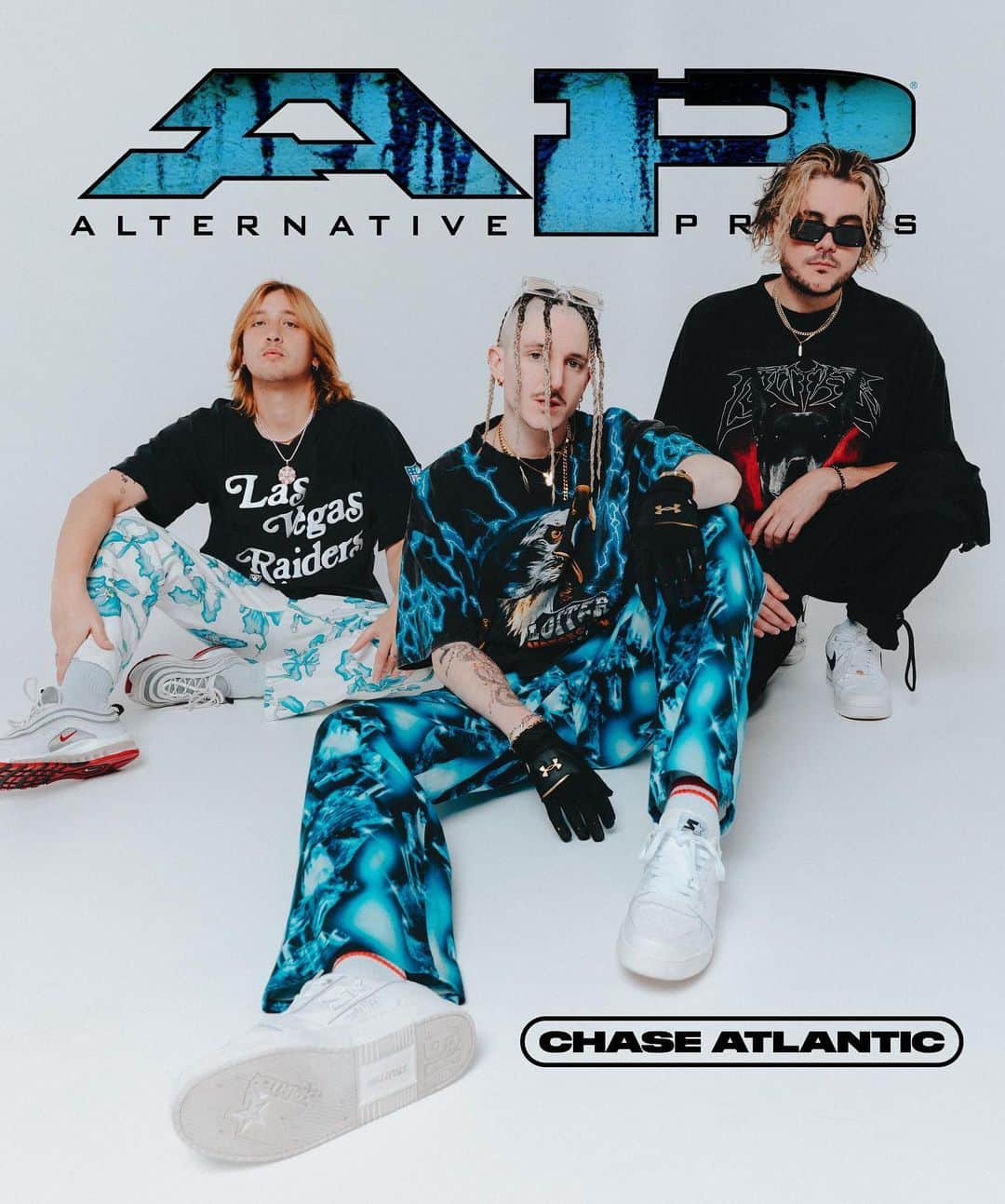 Alternative Pressさんのインスタグラム写真 - (Alternative PressInstagram)「@ChaseAtlantic are our newest cover stars! In the story, the trio dives into their fandom and how Warped Tour helped forge their identity. Grab a copy of the print issue + limited edition vinyl NOW!  Check out the interview at the link in our bio.   ✍️: @hannahrose__ 📷 Photographer: @jordankelseyknight」4月18日 3時54分 - altpress