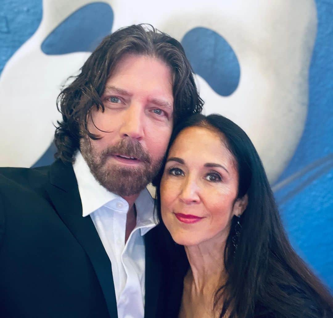ジェイムズ・バーバーのインスタグラム：「With @danabarbourfit on the red carpet last night.   Seeing everyone who has helped to make this incredible show the icon that it IS (notice I didn’t say “was”). Including and most importantly the audiences.   I wish you could have seen all of the people on the other side of the carpet.   Those are the people, YOU are the people who made this show the monument that it became.」