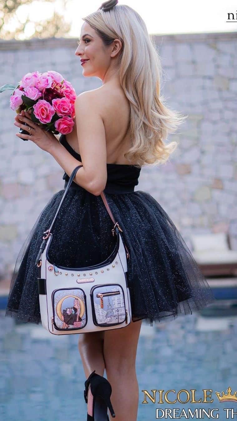 ニコールリーのインスタグラム：「Presenting our latest collection drop: Dreaming the City 👑💕💐 by Nicole Lee EMPORIO   📸Credit: @nicolelee.emporio   Tap to shop all new Dreaming the City 👑 or visit the link in bio for more! Www.nicoleleeonline.com 🛍️  #nicolelee #nicoleleeusa #NLLook #lovemehatemeNL #nicoleleeemporio #dreamingthecity #nicoleleess23」