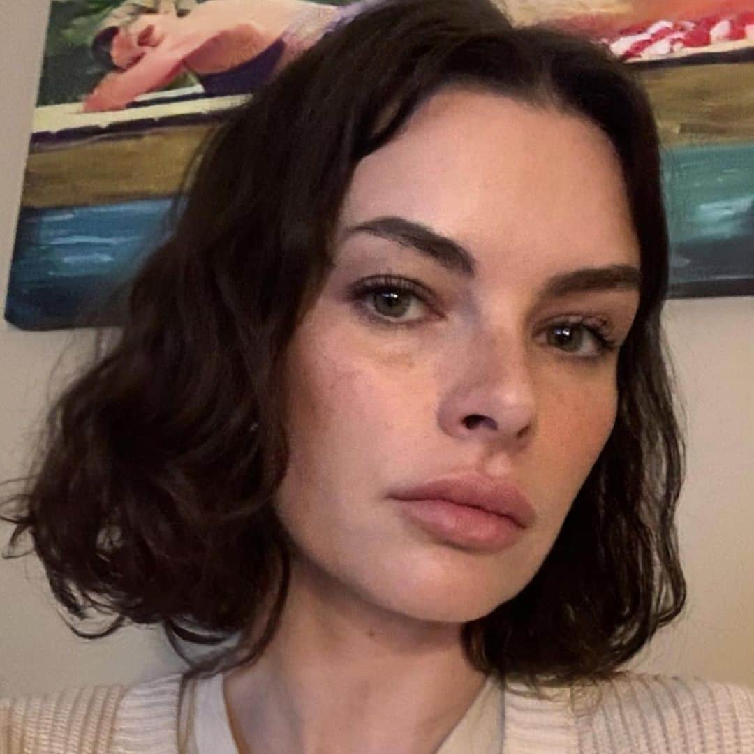 ケリー・オックスフォードのインスタグラム：「YA WANNA WEEKEND CATCH-UP?   Link in Bio」
