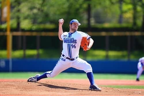 トレバー・バウアーさんのインスタグラム写真 - (トレバー・バウアーInstagram)「Felt great to be back out there. The amount of fan support--both in Japan and in the US--was unbelievably overwhelming. 15x the normal viewership on the YouTube Live stream and a record-breaking in-game attendance. You guys are the absolute best. ⚔️ - - "またそこに戻ってくることができて、とてもうれしいです。YouTubeのライブ配信では通常の15倍の視聴者数を記録し、試合会場では過去最高の入場者数を記録するなど、日本でもアメリカでもファンの皆さんの応援はすごかったです。君たちは最高だ。"」4月18日 4時28分 - baueroutage