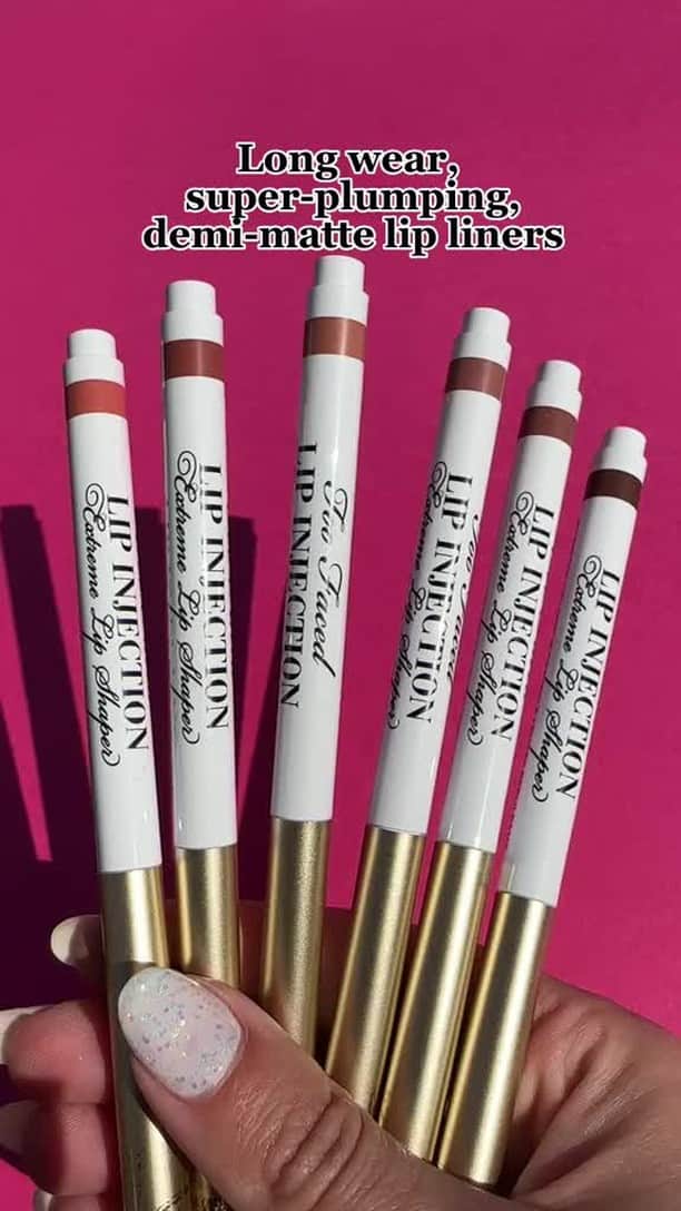 Too Facedのインスタグラム：「Have you tried our NEW Lip Injection Extreme Lip Shapers yet!? 💋 Supercharged with our innovative Lip Injection volumizing technology, create a supersized lip look with this long wear, super-plumping, demi-matte lip liner! 😍 #toofaced #toofacedlipinjection #tfcrueltyfree」