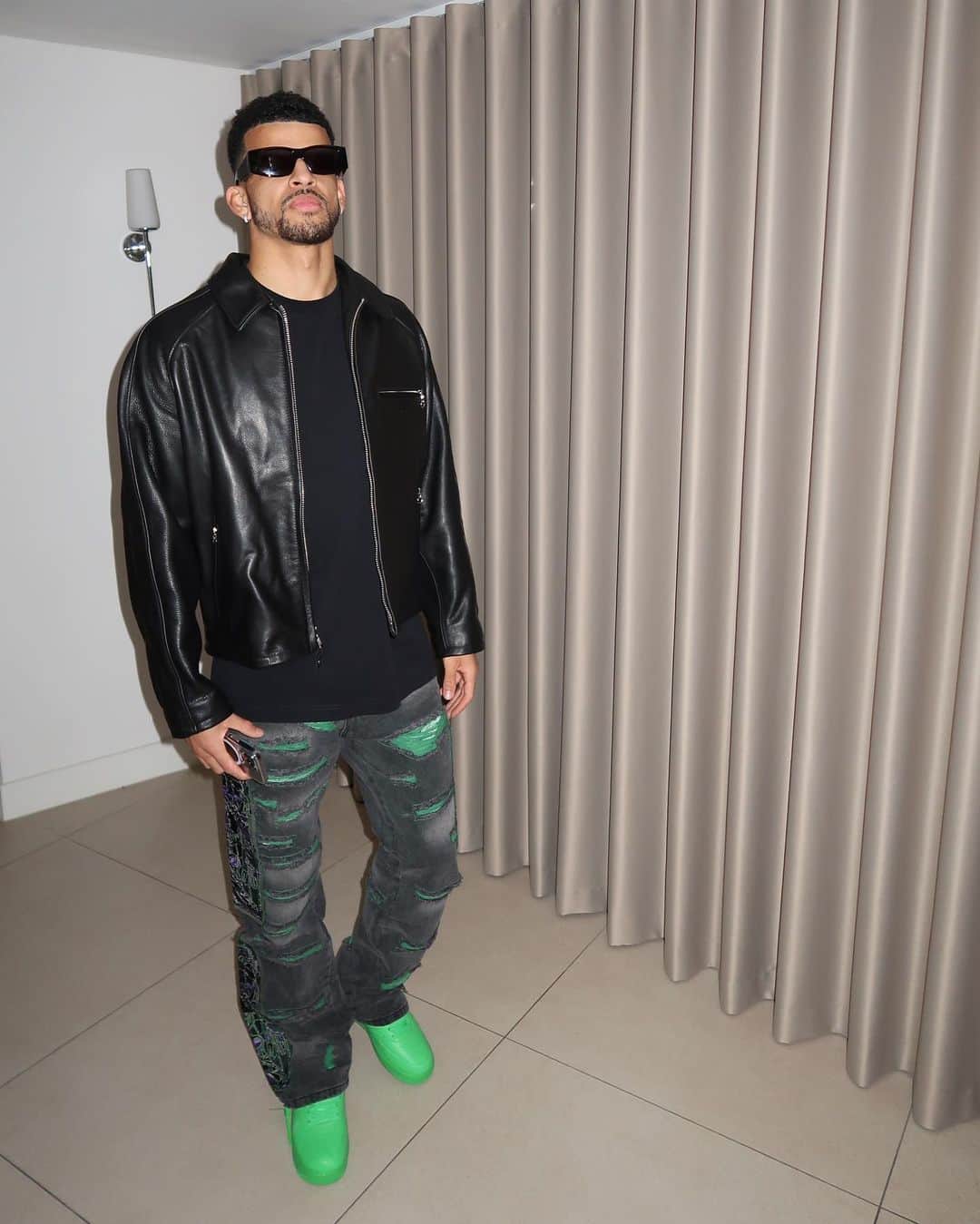 ドミニク・ソランケのインスタグラム：「Lucky green🍀」