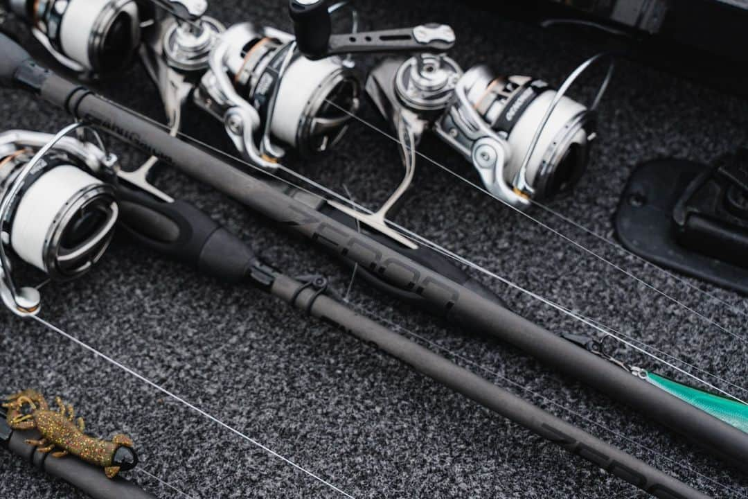 アブガルシアさんのインスタグラム写真 - (アブガルシアInstagram)「The lightest, most sensitive rod in the Abu lineup, the Zenon series features Powerlux 1000 for higher break strengths while remaining unbelievably lightweight, durable, and sensitive.   #AbuGarcia #FishToWin #fishing #zenon #bassfishing」4月18日 5時25分 - abugarcia_fishing